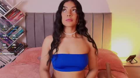 andy_saenz13 online show from April 13, 10:58 pm