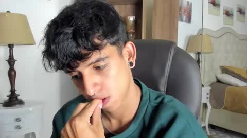 andyxibrat online show from June 8, 7:04 pm