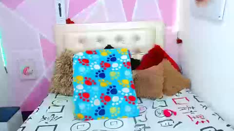 Snapshot of ange_drty chatting on October 15, 7:10 am ange_drty online show from October 15, 7:10 am