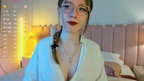 Ange online show from February 2, 12:01 pm