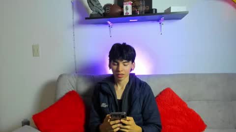 angel_dustt1 online show from June 8, 8:10 pm