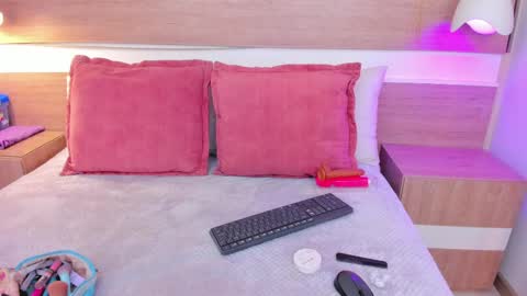 Angel ee online show from June 9, 3:01 pm