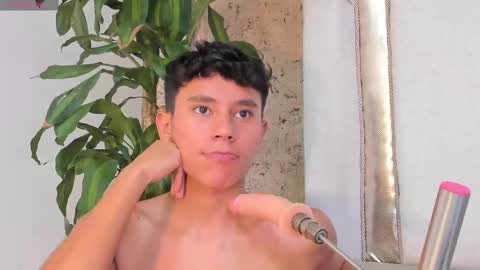 Snapshot of angel_esteban_fx chatting on February 26, 4:08 am ngel Esteban online show from February 26, 4:08 am