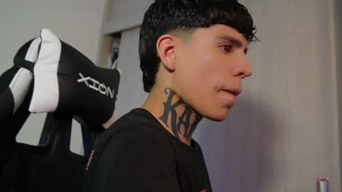 angel_luna0 online show from May 24, 10:16 pm