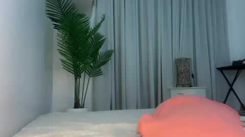 angel_petite07 online show from June 16, 3:21 am