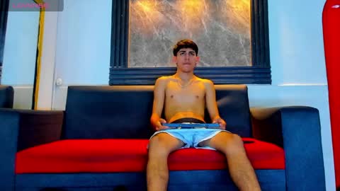 angel_villareal_ online show from March 27, 11:33 am