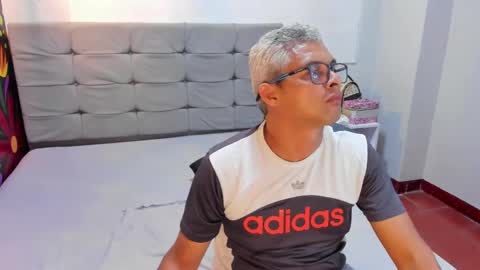 angela and bruno online show from February 27, 2:46 am