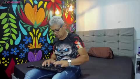 angela and bruno online show from February 15, 2:58 am