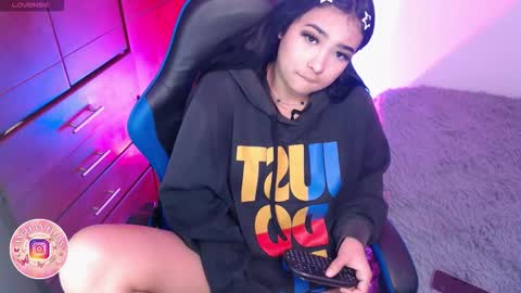 A N G E L A  E L L I S S   online show from March 9, 4:44 pm