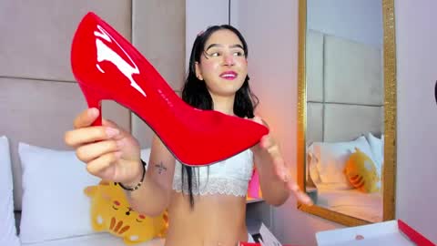 angelag_ online show from June 6, 9:31 pm