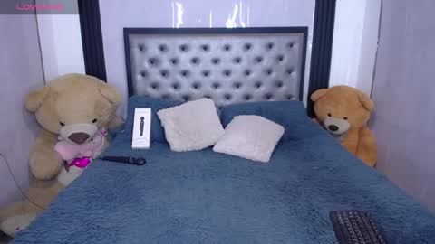 Snapshot of angelcamgirl20 chatting on October 28, 6:47 am angel online show from October 28, 6:47 am