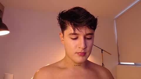 Angel online show from December 19, 9:43 pm