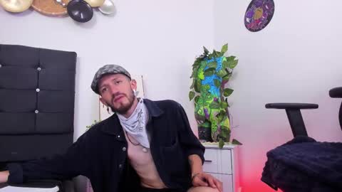 angeldamianart online show from November 11, 7:49 pm