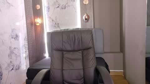 angel online show from March 31, 5:46 pm