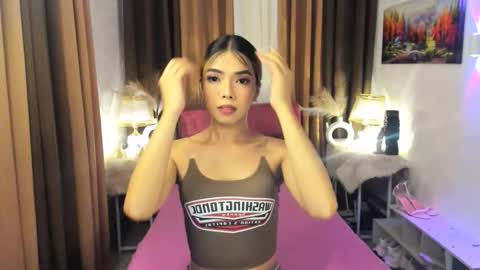 MISS PAU online show from September 18, 1:15 pm