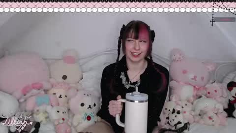 lillian online show from April 30, 2:27 am