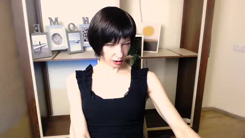 Angelina online show from December 5, 3:10 pm