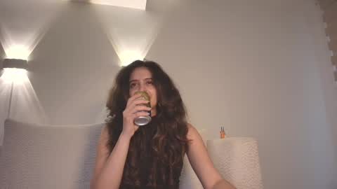   online show from March 4, 10:29 pm