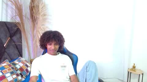 Angel online show from November 10, 8:44 pm