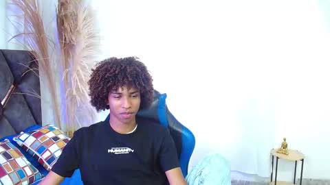 Angel online show from November 18, 8:23 pm