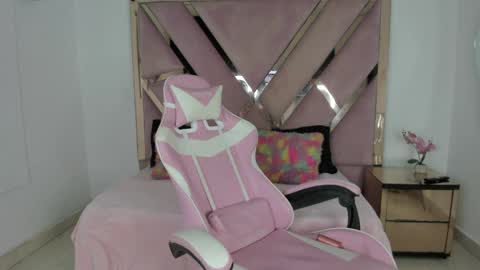 angell_petite01 online show from April 4, 10:06 pm