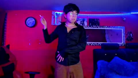 Snapshot of angellonfire chatting on March 5, 10:33 am Angel  online show from March 5, 10:33 am