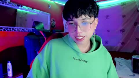 Snapshot of angellonfire chatting on September 12, 7:10 am Angel  online show from September 12, 7:10 am