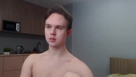 Angel online show from April 25, 11:01 am