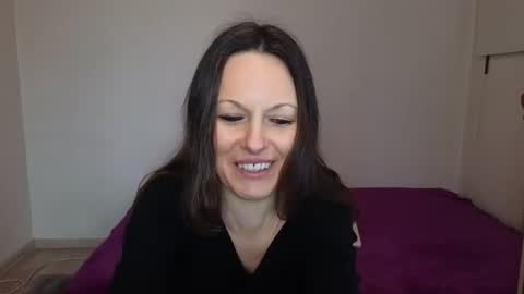 Giulia online show from March 18, 1:06 pm