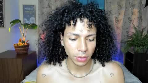 angelwhitte online show from February 4, 12:03 am