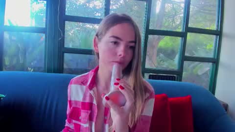 angiehuston online show from October 14, 1:47 pm