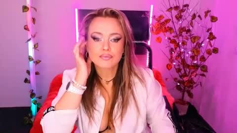 Aniela online show from October 8, 7:14 am