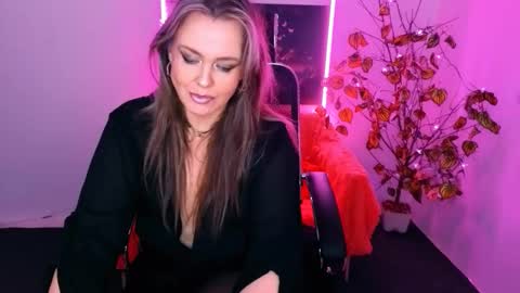 Aniela online show from November 22, 8:46 am