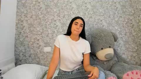 anika_h online show from January 19, 12:04 pm