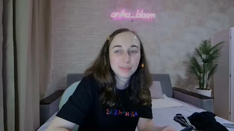 anikabloom online show from February 8, 5:40 am