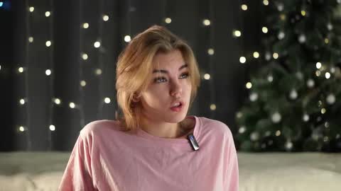 AnishaVivo online show from January 15, 11:30 am