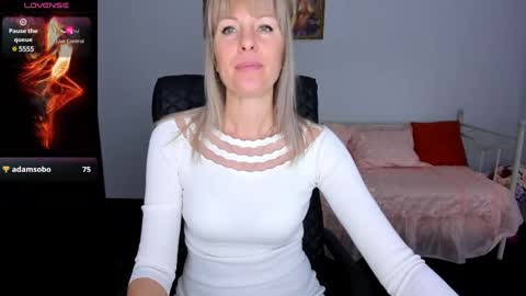 Snapshot of anita_tayson chatting on February 8, 7:37 am Anita online show from February 8, 7:37 am