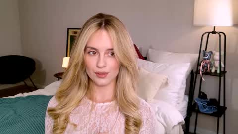 Anita online show from October 10, 2:23 pm