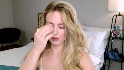 Anita online show from November 15, 3:35 pm