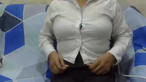 Snapshot of anjali_dogra786 chatting on September 25, 6:31 am anjali_dogra786 online show from September 25, 6:31 am