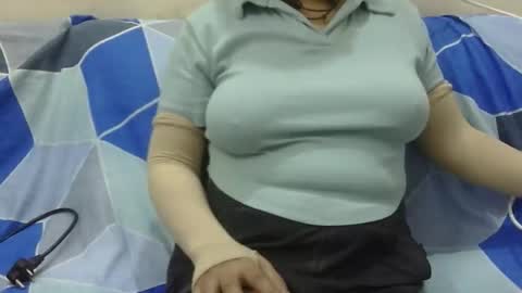 Snapshot of anjali_dogra786 chatting on September 19, 8:51 am anjali_dogra786 online show from September 19, 8:51 am