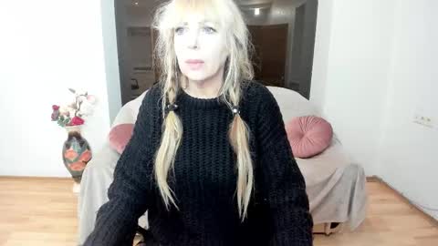 Anna Ditrih online show from November 20, 3:53 pm