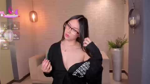annahoffman_ online show from September 23, 4:56 pm
