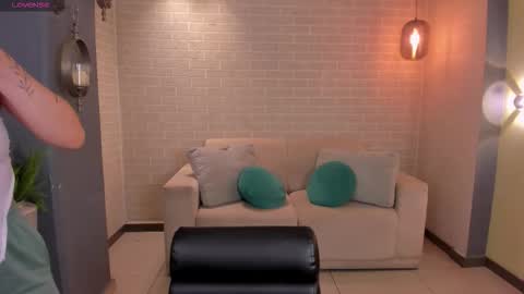 annahoffman_ online show from September 22, 12:31 pm