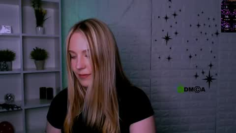 annallisa online show from April 28, 7:29 pm