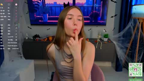 Holly Molly Im Polly online show from November 9, 7:49 pm