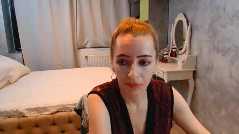 annedevrim online show from November 11, 7:10 am