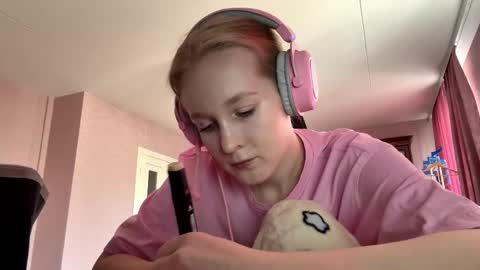 Qwin online show from February 25, 10:19 am