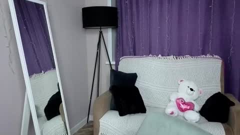 Anni online show from February 27, 2:42 pm