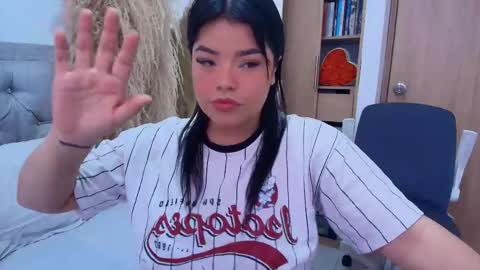 annie_20_ online show from April 2, 3:52 pm